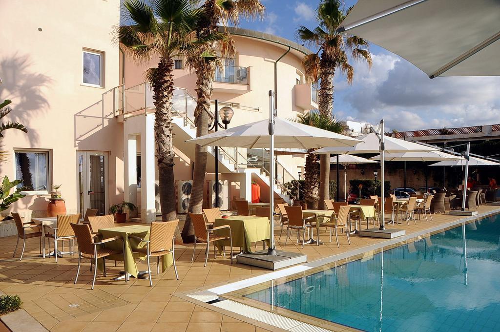Hotel Sirenetta イーゾラ・デッレ・フェンミネ エクステリア 写真