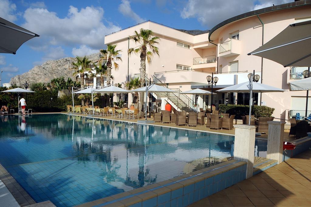 Hotel Sirenetta イーゾラ・デッレ・フェンミネ エクステリア 写真