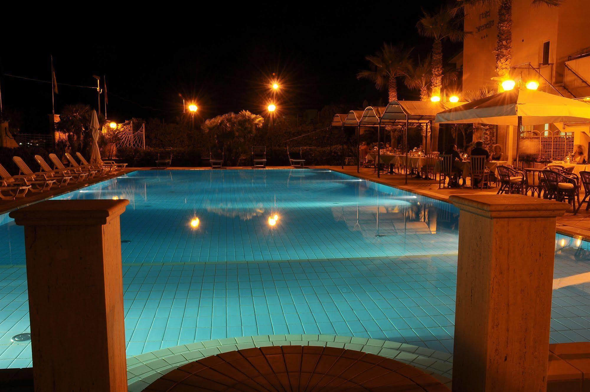 Hotel Sirenetta イーゾラ・デッレ・フェンミネ エクステリア 写真