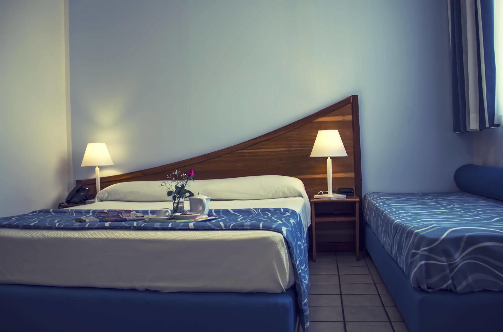 Hotel Sirenetta イーゾラ・デッレ・フェンミネ エクステリア 写真